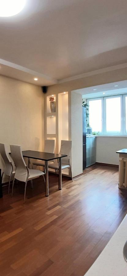 1/10 Вулиця Радунська Appartement Kiev Buitenkant foto