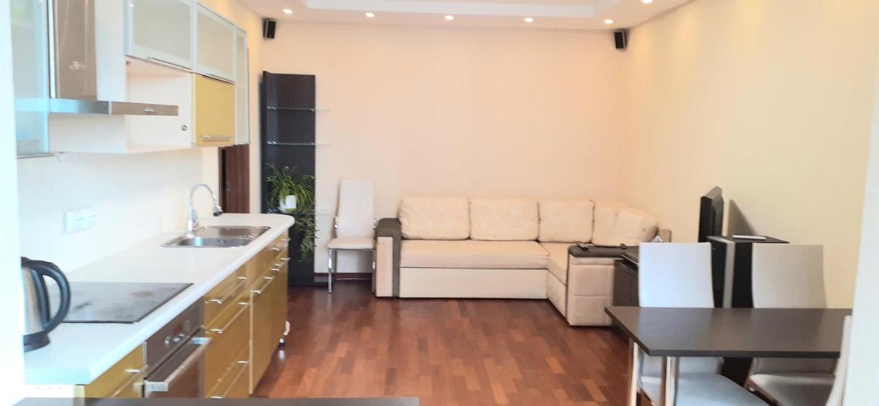 1/10 Вулиця Радунська Appartement Kiev Buitenkant foto