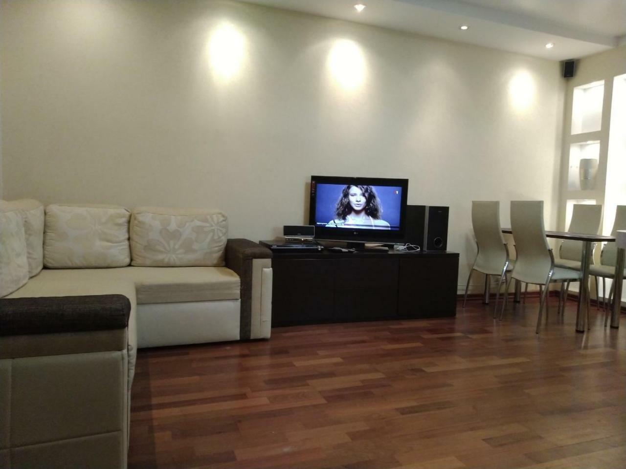 1/10 Вулиця Радунська Appartement Kiev Buitenkant foto